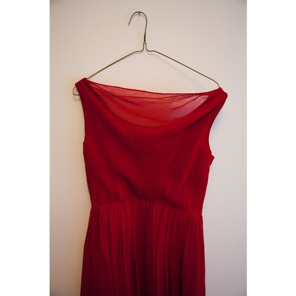 Beautiful Red Dress - Shell 100% Silk - Picture 2 of 3